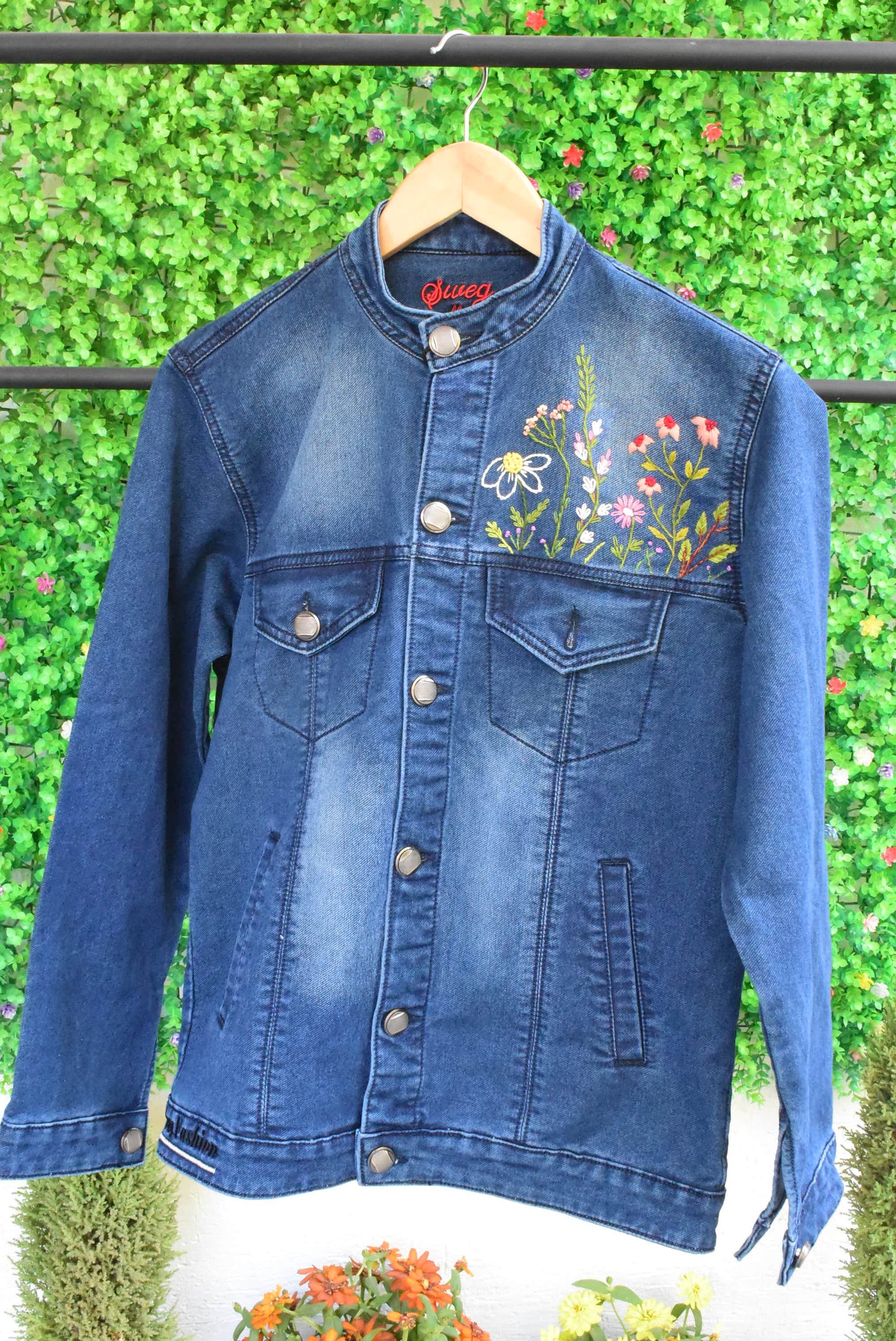 Product Description
To prolong the life of your denim garments, always wash them inside out at low temperatures with similar colors. In this way, we can help reduceUnisex Embroidered Denim Jacket